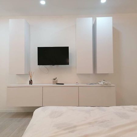 Апартаменти White Studio Клуж-Напока Екстер'єр фото