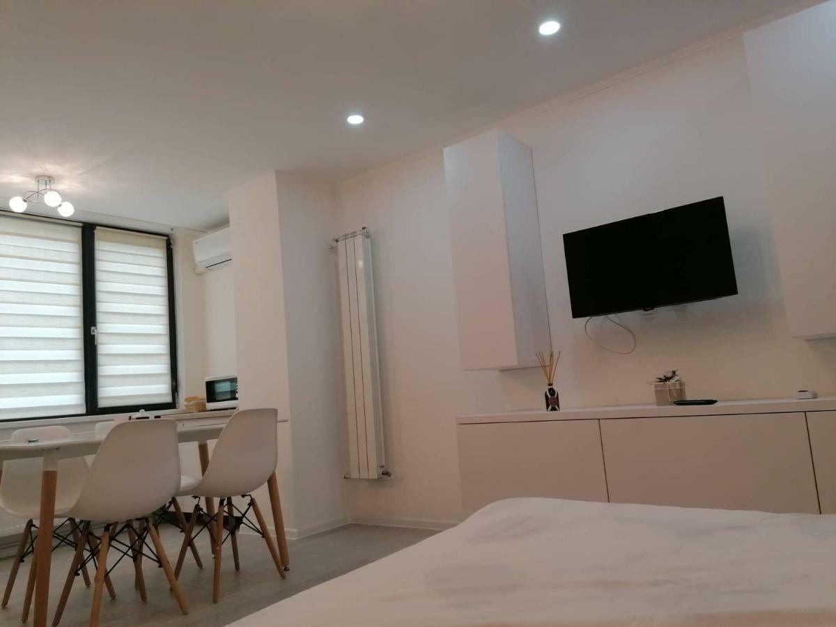 Апартаменти White Studio Клуж-Напока Екстер'єр фото
